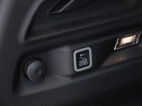 Used 2023 Jeep Grand Cherokee L Limited w/ Luxury Tech Group II AWD/4WD image 8