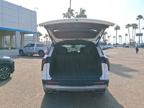 New 2026 Chevrolet Traverse LT w/ LPO, Floor Liner Package FWD image 6