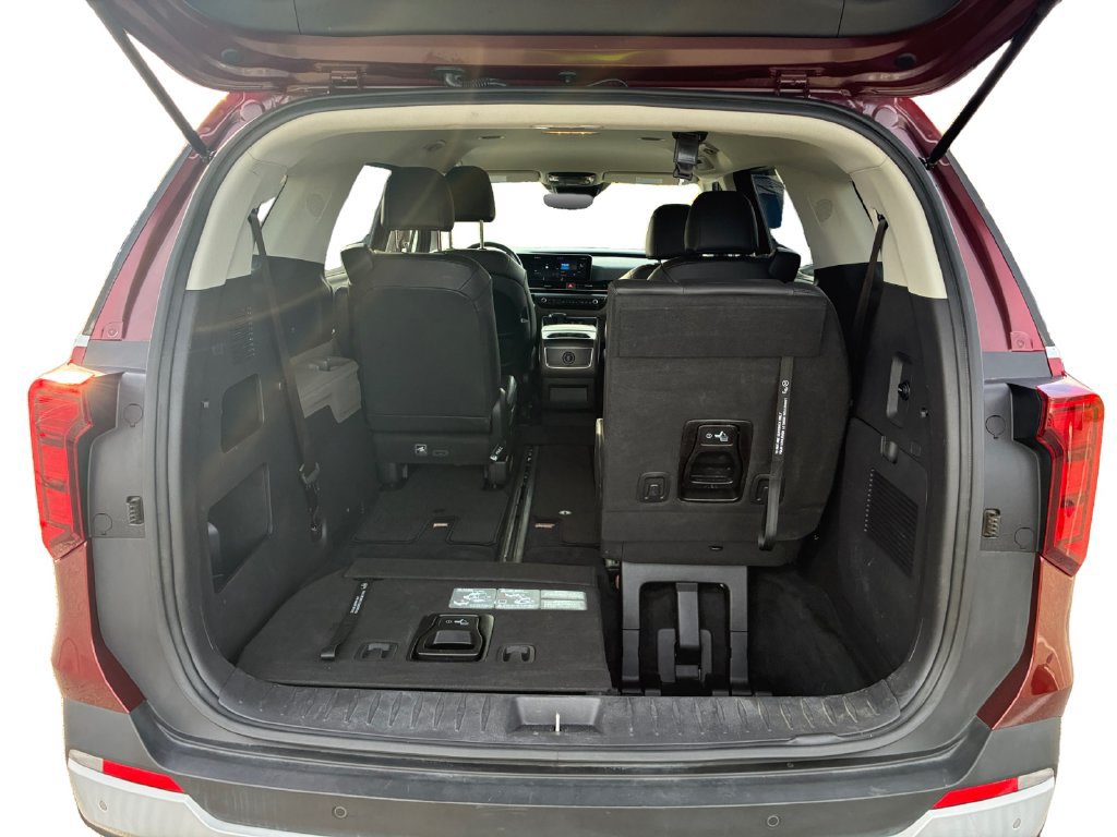 Used 2025 Kia Carnival FWD image 27