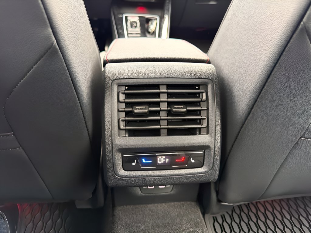 Used 2024 Volkswagen GTI Autobahn FWD image 22