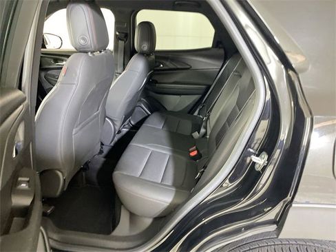 Used 2023 Chevrolet TrailBlazer RS image 28
