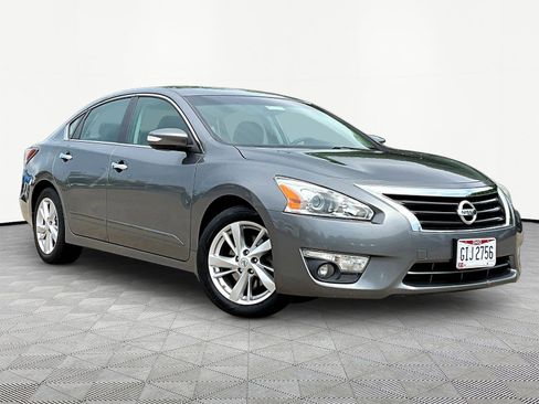 Used 2015 Nissan Altima 2.5 SL w/ Moonroof Package FWD image 3