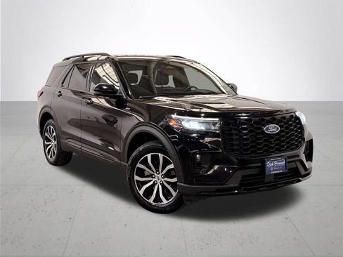 Certified 2025 Ford Explorer ST-Line AWD/4WD image 8