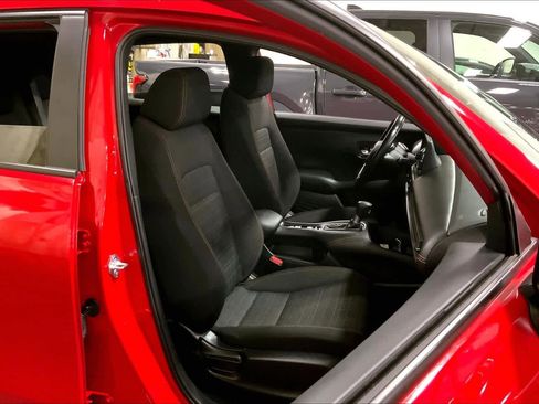 Used 2025 Honda HR-V Sport image 9