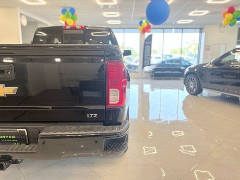 Used 2017 Chevrolet Silverado 1500 LTZ Z71 w/ LTZ Plus Package AWD/4WD image 14