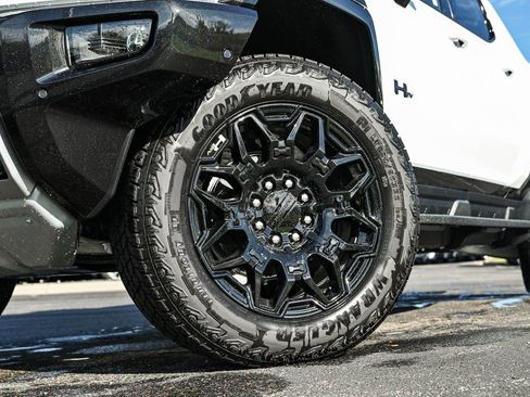 New 2026 GMC Hummer EV 3X w/ LPO, Dark Essentials Package image 6