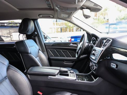 Used 2016 Mercedes-Benz GL 450 4MATIC image 18