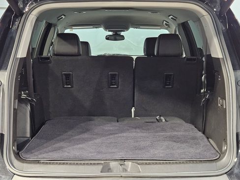 Used 2023 GMC Acadia SLT image 18