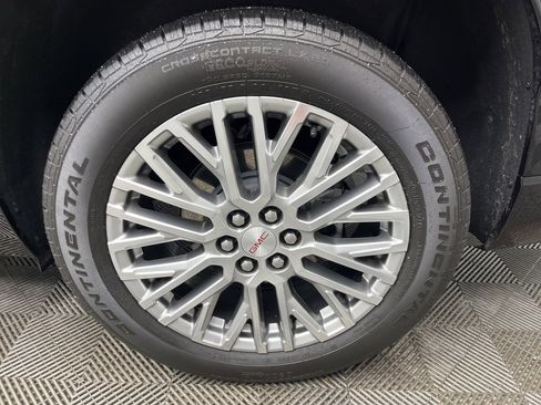 Used 2025 GMC Acadia Denali w/ LPO, Floor Liner Package image 6