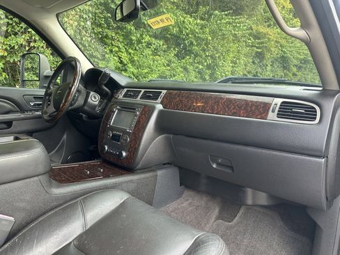 Used 2012 GMC Sierra 2500 Denali w/ Suspension Package, Off-Road image 15