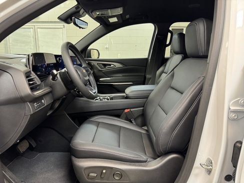 New 2026 Chevrolet Traverse LT w/ Driver Confidence Package image 13