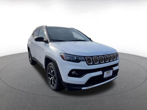 Used 2025 Jeep Compass Limited AWD/4WD image 3