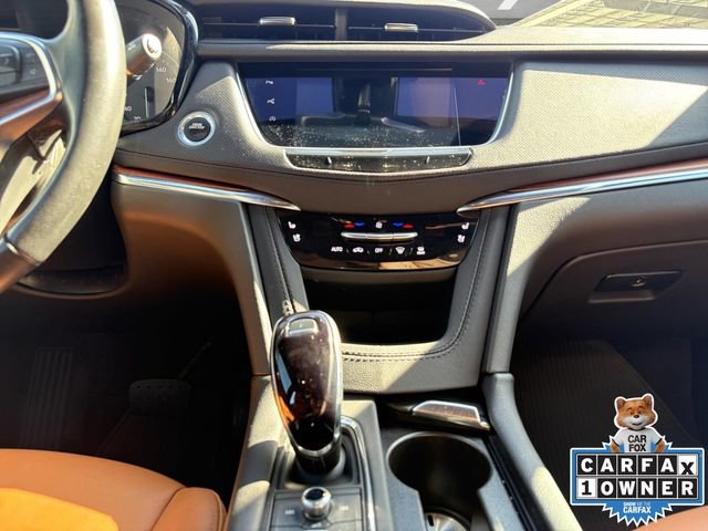 Used 2024 Cadillac XT5 Premium Luxury w/ Technology Package FWD image 3