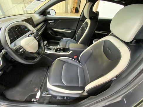 Used 2025 Kia K4 GT-Line w/ GT-Line Premium Package image 21