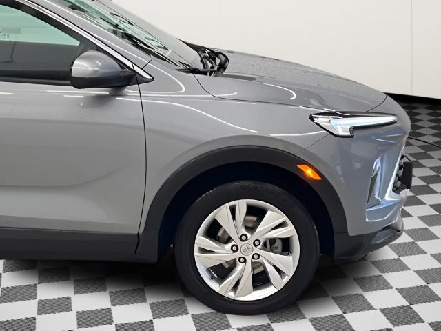 Used 2025 Buick Encore GX Preferred AWD/4WD image 6