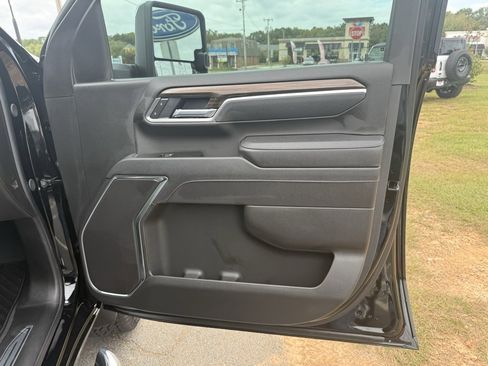 Used 2025 Chevrolet Silverado 2500 LT w/ Z71 Chrome Sport Edition image 30