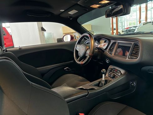 Used 2023 Dodge Challenger R/T w/ Blacktop Package image 20