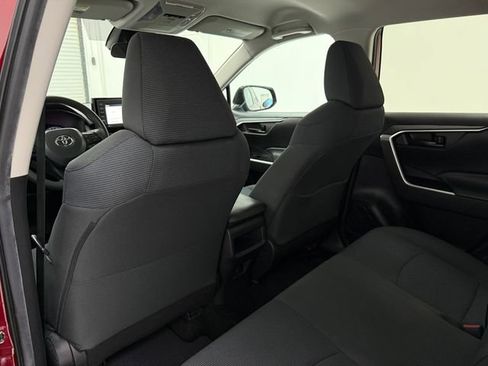 Used 2020 Toyota RAV4 LE FWD image 30