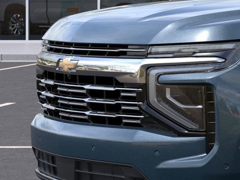 New 2025 Chevrolet Suburban Premier image 69