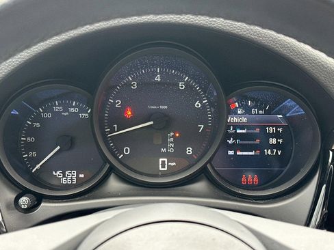 Used 2023 Porsche Macan image 17