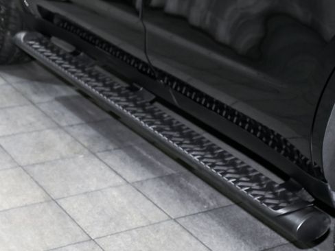 Used 2023 Chevrolet Tahoe Z71 w/ Z71 Off-Road Package image 91