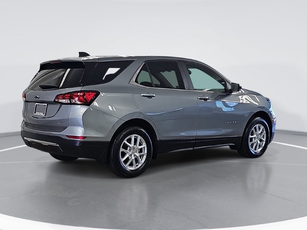 Used 2024 Chevrolet Equinox LT AWD/4WD image 3