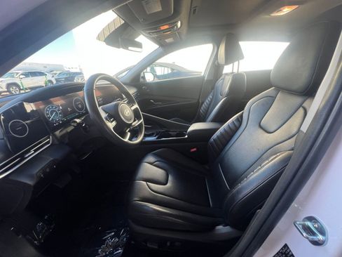 Used 2025 Hyundai Elantra Limited image 27
