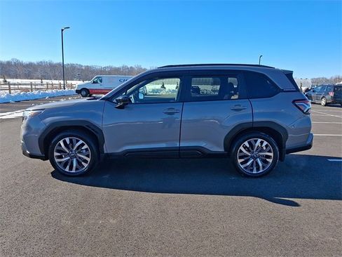 Used 2025 Subaru Forester Touring image 4