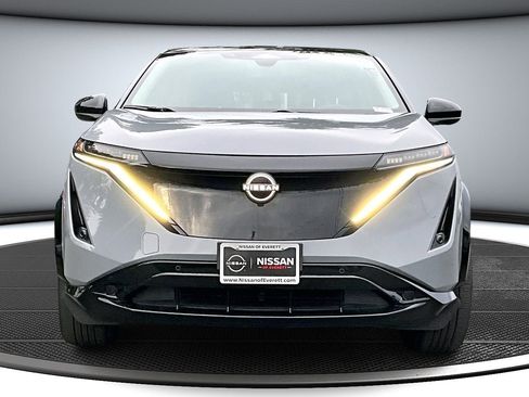 Used 2024 Nissan Ariya AWD image 2