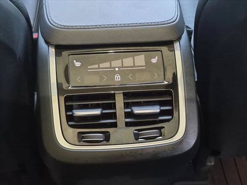 Used 2024 Volvo XC90 B5 Plus w/ Protection Package Premier AWD/4WD image 18
