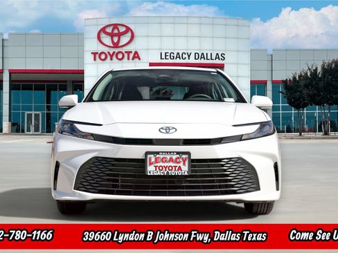 Used 2026 Toyota Camry LE w/ Convenience Package FWD image 5