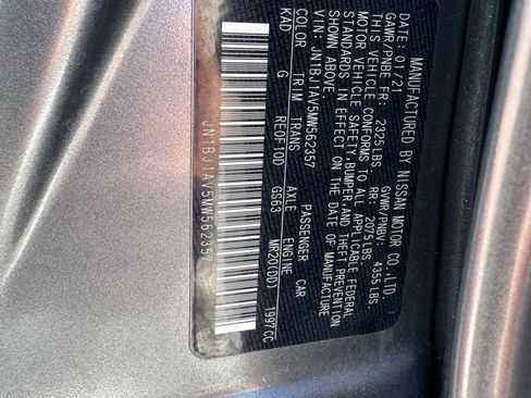 Used 2021 Nissan Rogue Sport S FWD image 9