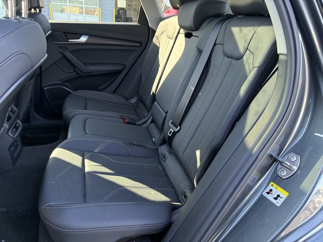 Used 2024 Audi Q5 e Premium Plus w/ Premium Plus Package AWD/4WD image 13