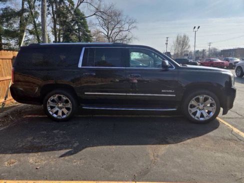 Used 2018 GMC Yukon XL Denali w/ Open Road Package AWD/4WD image 5