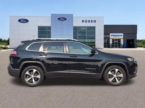 Used 2019 Jeep Cherokee Limited w/ Technology Group AWD/4WD image 2