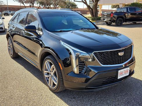 Used 2019 Cadillac XT4 Sport w/ Cold Weather Package image 6