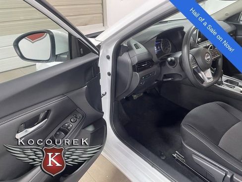 Used 2025 Nissan Sentra SV FWD image 10