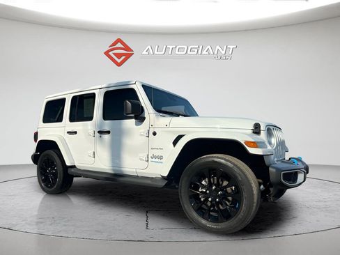 Used 2022 Jeep Wrangler Unlimited Sahara w/ Cold Weather Group image 10