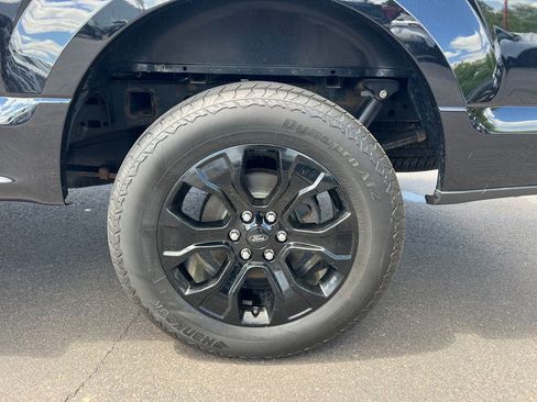 Used 2018 Ford F150 XLT w/ Equipment Group 302A Luxury AWD/4WD image 13