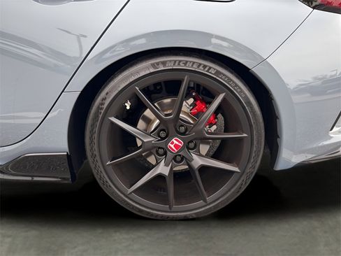 Used 2025 Honda Civic Type R image 11