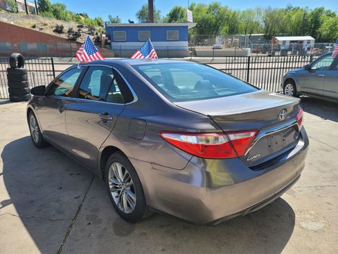 Used 2015 Toyota Camry SE image 1