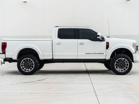 Used 2020 Ford F250 Lariat w/ Lariat Ultimate Package AWD/4WD image 4