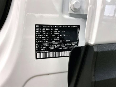 Certified 2025 Volkswagen Taos SE AWD/4WD image 35