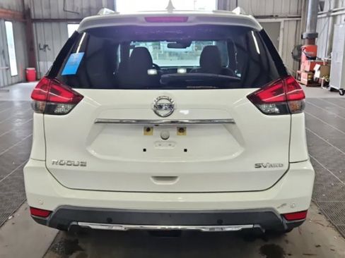 Used 2019 Nissan Rogue SV AWD/4WD image 3