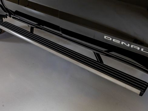 Used 2025 GMC Sierra 1500 Denali w/ Denali Reserve Package image 13