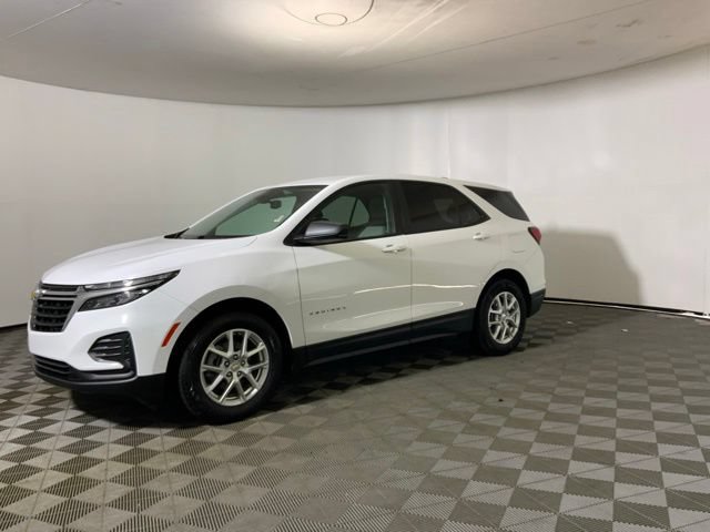 Used 2023 Chevrolet Equinox LS w/ LS Convenience Package FWD image 9