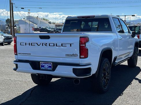 New 2026 Chevrolet Silverado 2500 High Country w/ High Country Premium Package AWD/4WD image 5