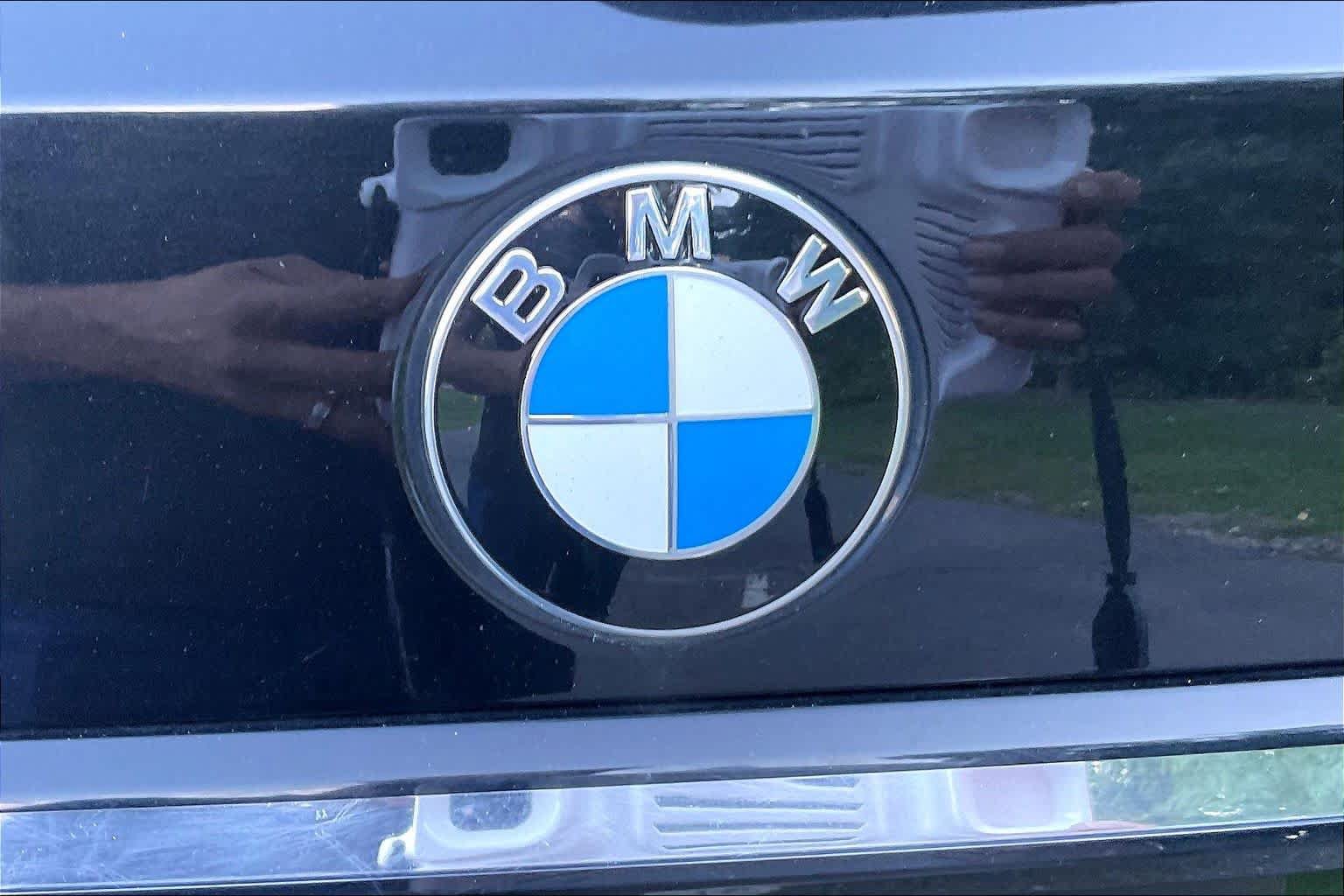 Used 2023 BMW X7 xDrive40i w/ Executive Package AWD/4WD image 32