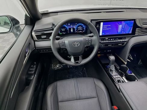 Used 2025 Toyota Camry XSE image 23