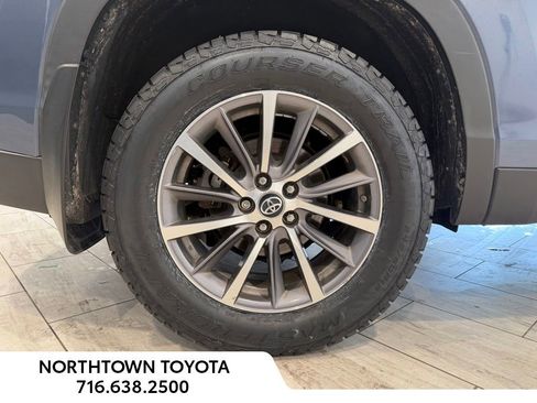 Used 2019 Toyota Highlander XLE w/ Protection Package #3 AWD/4WD image 25